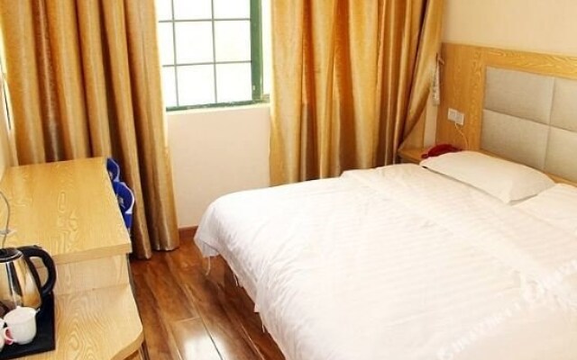 Diyizhan Hotel (Wuhan Railway Vocational Technology College Canglong Island Technology Park)