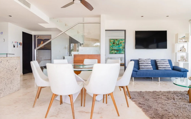 Elements Penthouse 22 4 Bedroom Condo by RedAwning