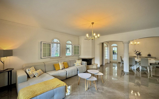 Quarteira Premium Villa by Homing