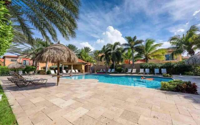 Gold Coast - 2br3ba Gated Community w Pools Gym