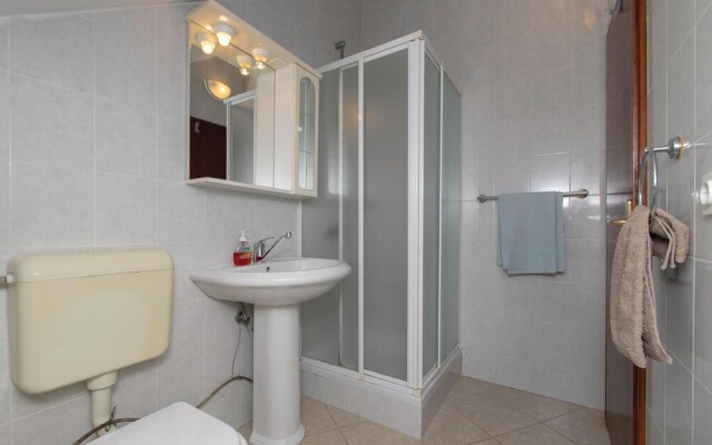 Awesome Home in Racisce With Wifi and 2 Bedrooms