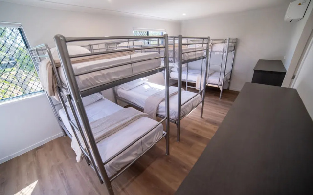 Mackay Adventure Lodge