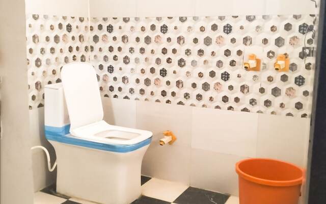 Roomshala 021 Hotel Joyous Inn