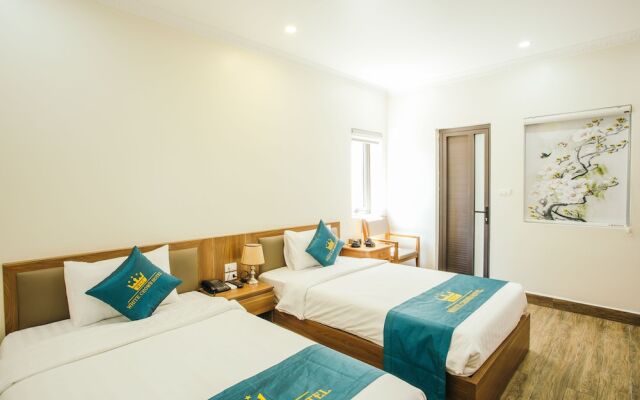 White Crown Hotel