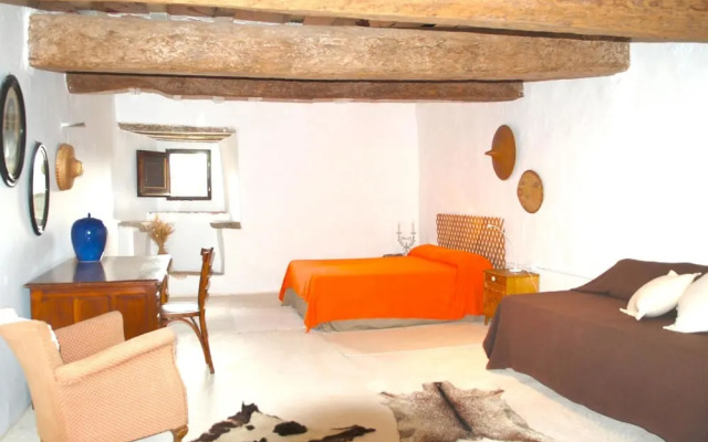 Traditional Estate From the XIV Century, With Swimming Pool