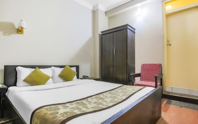 OYO 388 Teeka's Holiday Inn