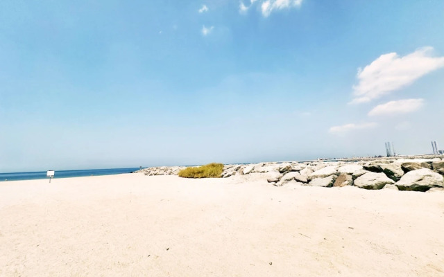 Contemporary La Mer 1BR w Beach Access