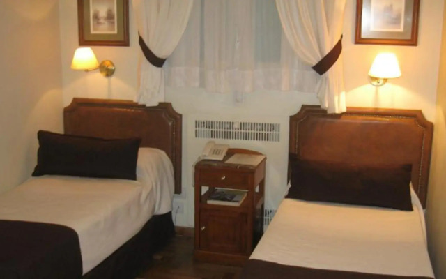 Muñiz Hotel