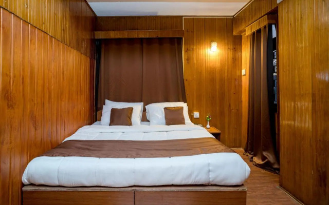 Magpie Mall Road Residency ( MG-MARG )