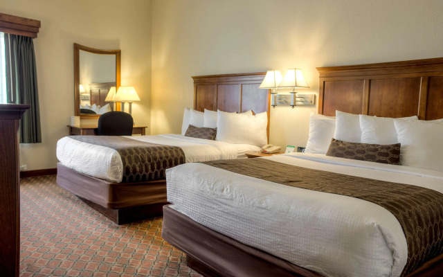 Best Western Plus MidAmerica Hotel