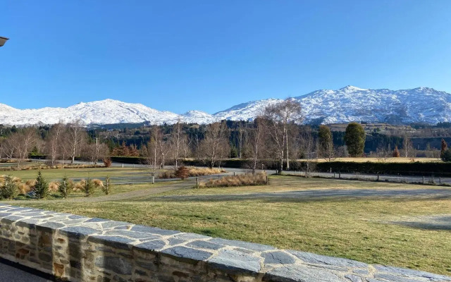 Maunga View