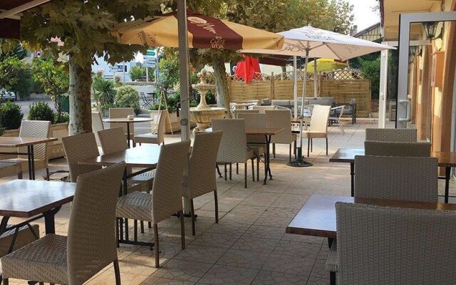 Hôtel Restaurant Le Commerce