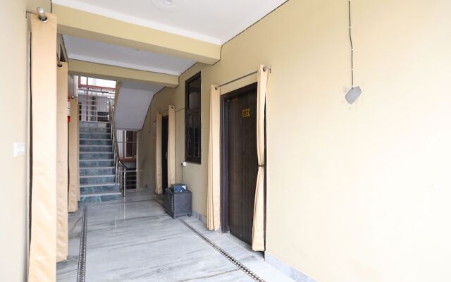 Oyo 42405 Hotel Diamond
