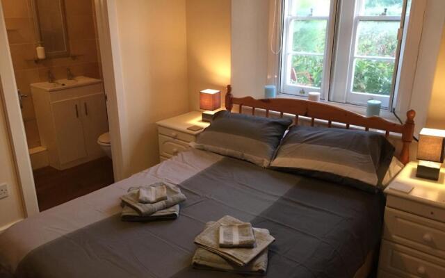 Holly Grove - Homestay