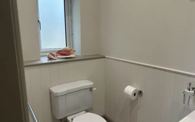 Lodge/ Kingbed/ Privg/ Petsok/ Freep/ Wifi