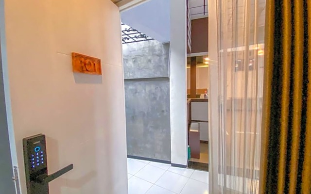 RedDoorz Syariah @ Mitra Guest House.