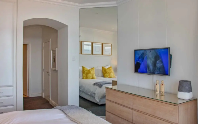 801 Oyster Schelles - Near Umhlanga Rocks Beach