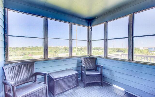 6170 - Poolside Paradise