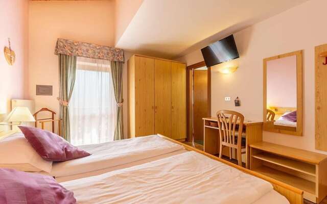 Alpine Touring Hotel