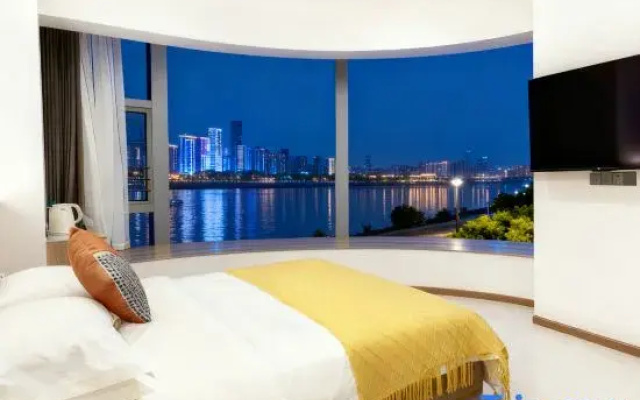 Zhao Hua River View Hotel