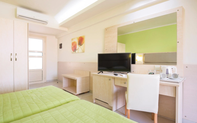Kouros Palace Hotel