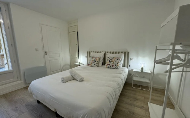 Apartment in Le Mans With Private Terrace