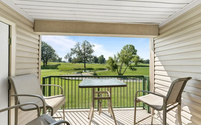 Take A Holiday 2 Bedroom Condo by RedAwning