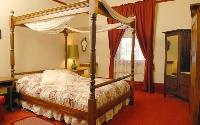 Mickey Bourke's Koroit Hotel