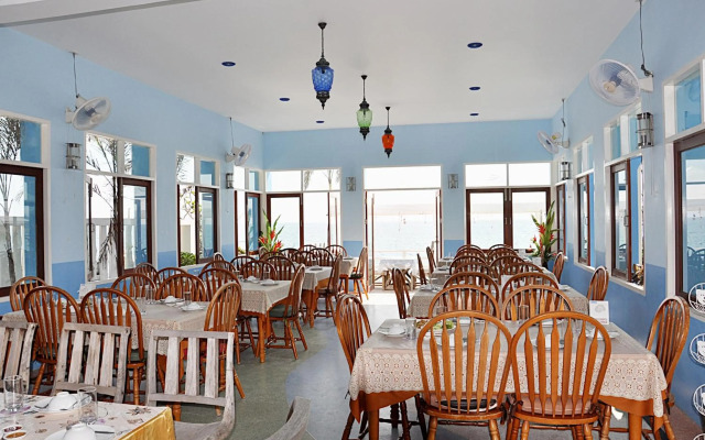 Baan Montra Beach Resort