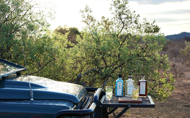 The Outpost & Pel's Post