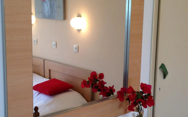 Zefyros Hotel