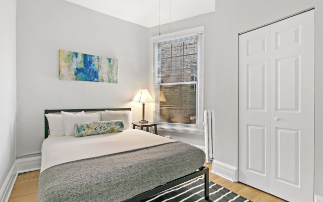 2BR Real Comfy Apt in Wrigleyville