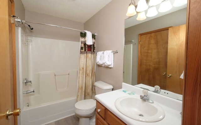 At Last 2 Bedroom Home by RedAwning