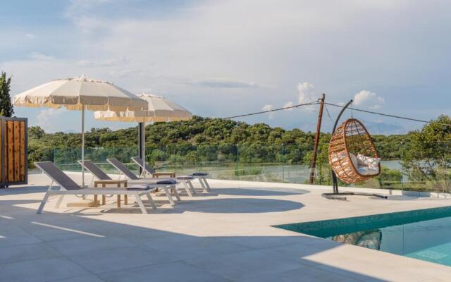 Villa Waterlily by MediterraneanVillas