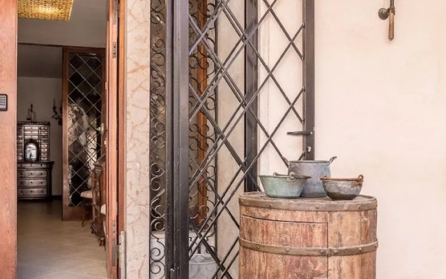 Luxury Apartment On Grand Canal