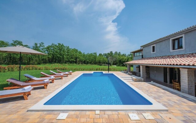 Beautiful Home in Katun With Wifi and 3 Bedrooms