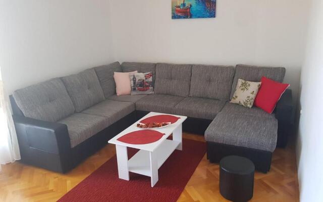 Apartments with a parking space Supetar, Brac - 18825