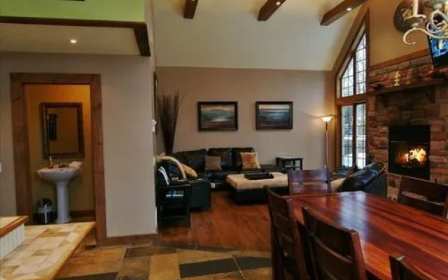 Chalet 9B Chemin Blanc by Les Chalets Alpins