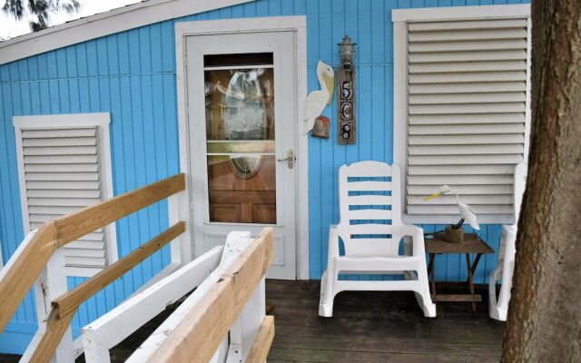 Paradise Cottage On Gulf Street - Three Bedroom Home