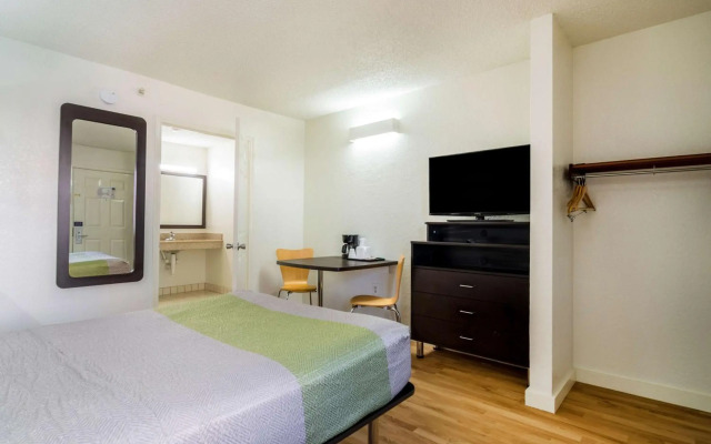 Studio 6 Plano, TX - Dallas - Plano Medical Center