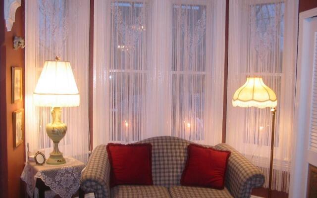 White Lilac Inn