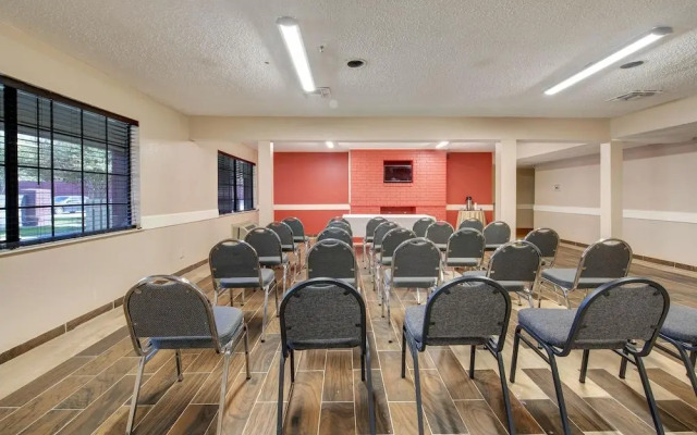 Executive Inn and Suites College Station
