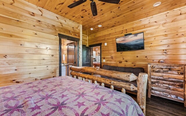 The Great Maple Retreat 13 Bedroom Home by Redawning