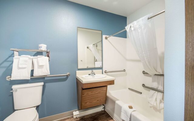 Extended Stay America Select Suites - Wichita - South