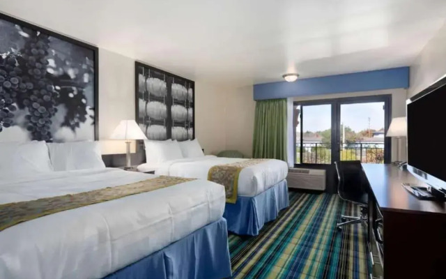Super 8 By Wyndham Vallejo/Napa Valley