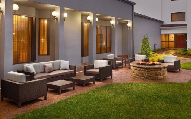 Courtyard Charlotte SouthPark