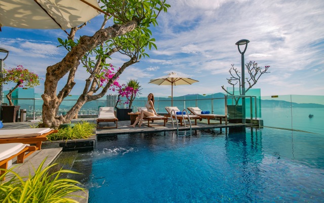 Sala Danang Beach Hotel
