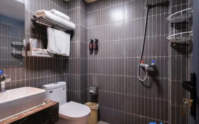Shankee Hotel (Zibo Industrial Vocational College)