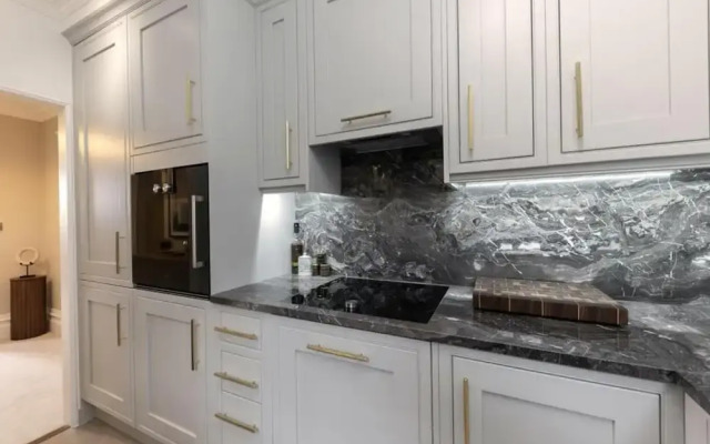Chelsea Manor Apartment Retreat With 2 Bedrooms