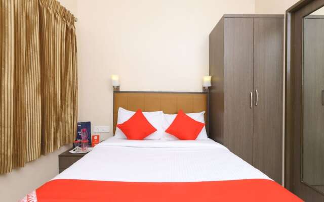 Oyo 14934 Kalyani Grand